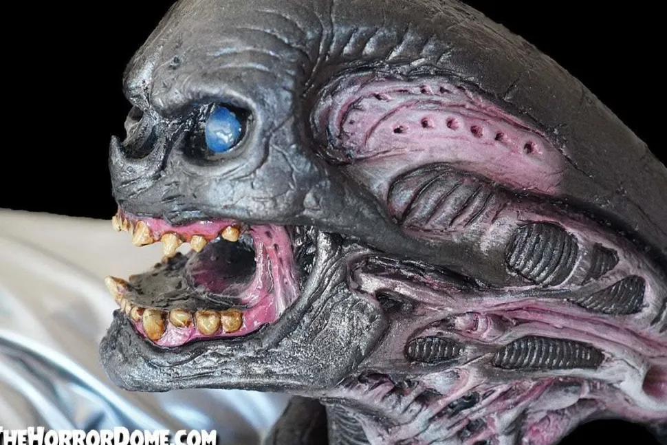 Alien Xenomorph Puppet HD Studios Halloween Prop
