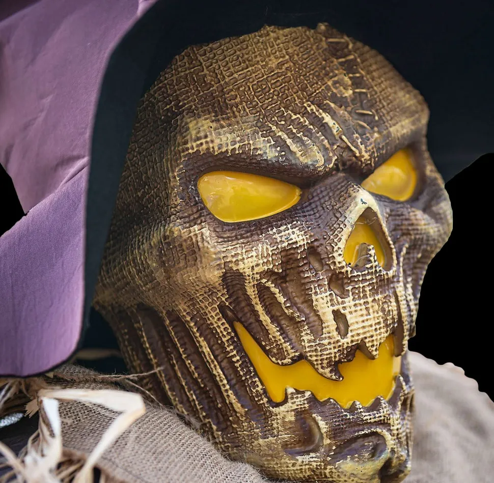 8 1/2 Ft. Animated Scarecrow Halloween Animatronic Decoration