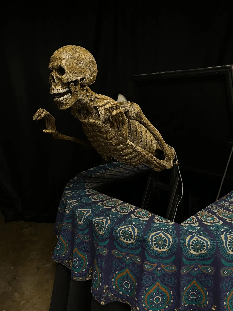 Seance Table Professional Animated Halloween Animatronic