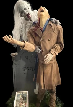 Vampire Victim Professional Halloween Animatronic